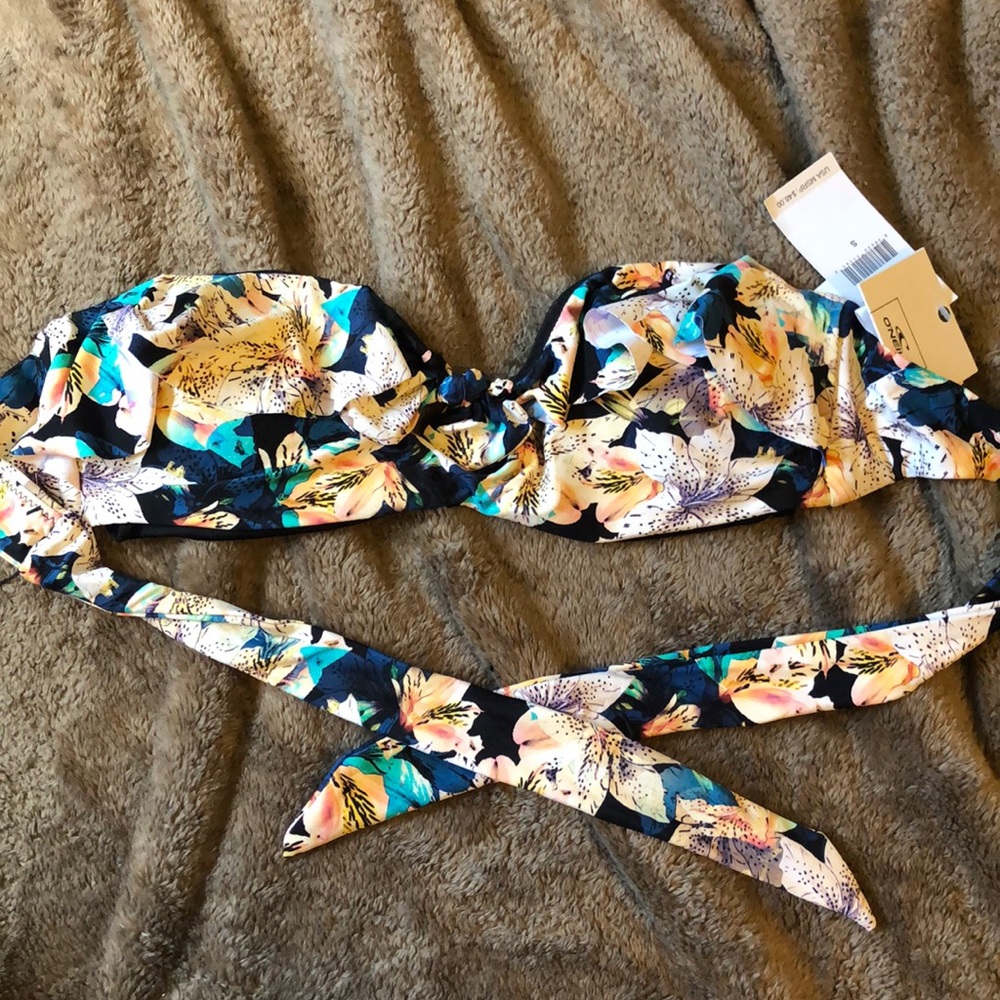 O’Neill nwt bathing suit top